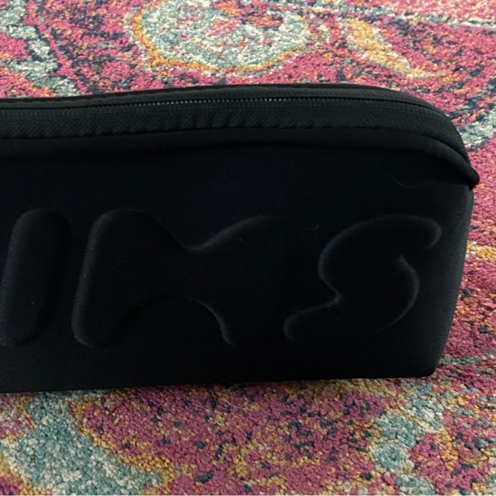 NWT SKIMS | Women’s Black Travel/Toiletry/Cosmetics Zip Top Embossed Logo Bag OS